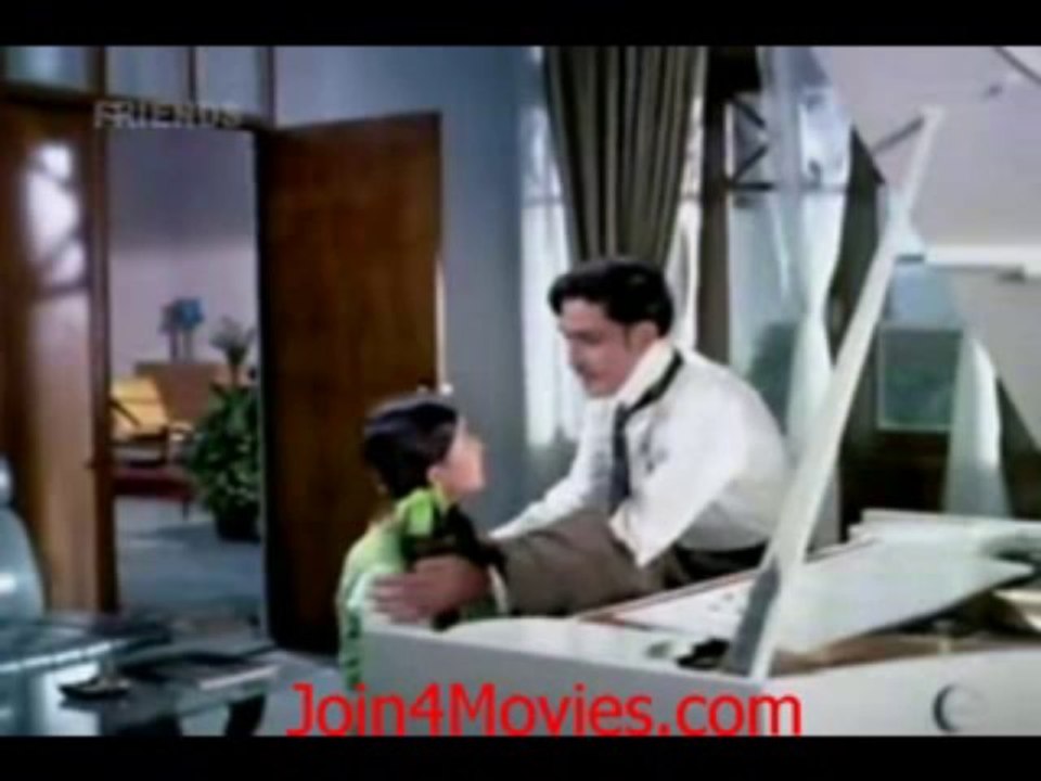 Vandana (1975)_clip4