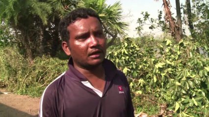 India cyclone survivors return home to destruction