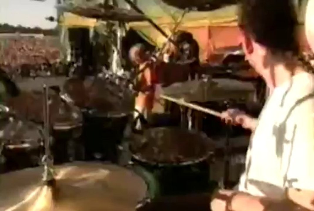 Alanis-Morissette-ironic-live-woods_music