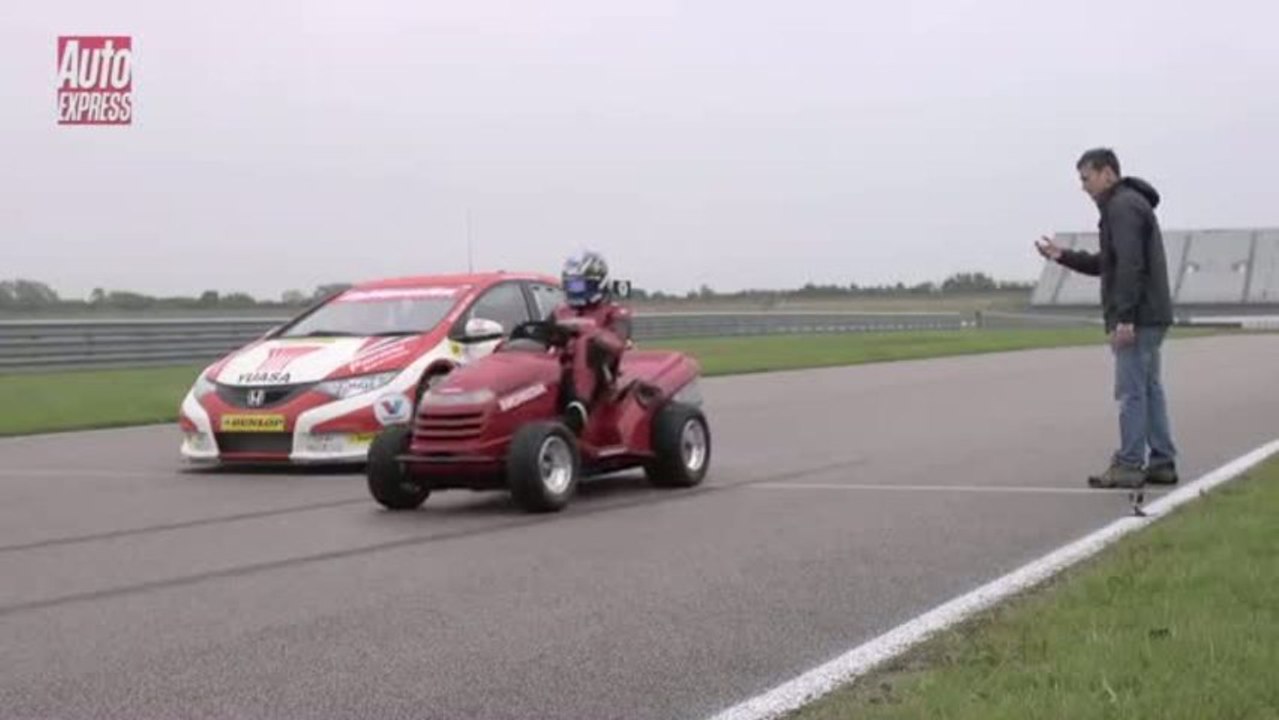 Honda Civic WTCC contre tondeuse à gazon, qui l'emporte ?