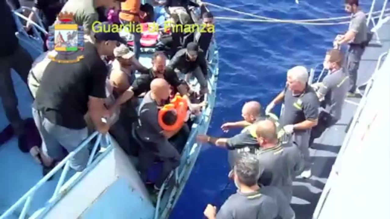 Italie: environ 400 immigrés secourus dans le canal de Sicile