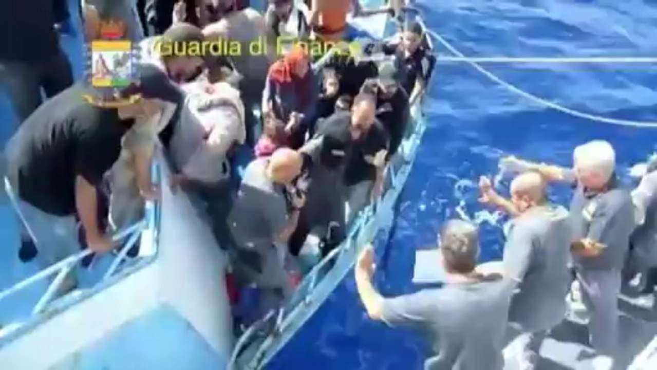 Italie : environ 400 immigrés secourus dans le canal de Sicile