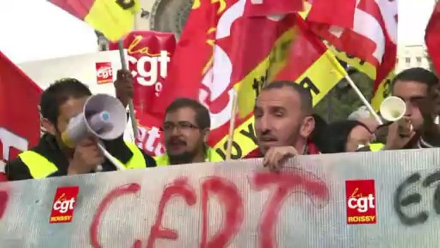 Protests as French parliament votes for pension revamp