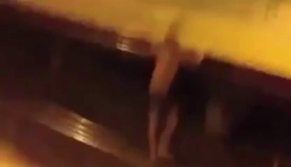 Un saut entre deux quais de gare : FAIL qui fait très mal!