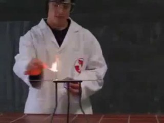 Apprendre la chimie... Leçon 1 se cramer la tronche!