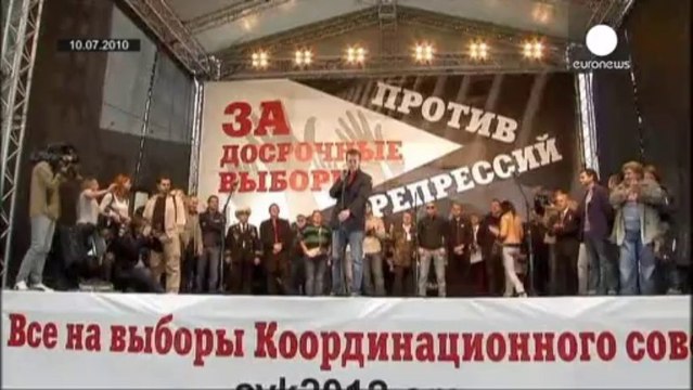 Russian opposition leader Alexei Navalny avoids jail term