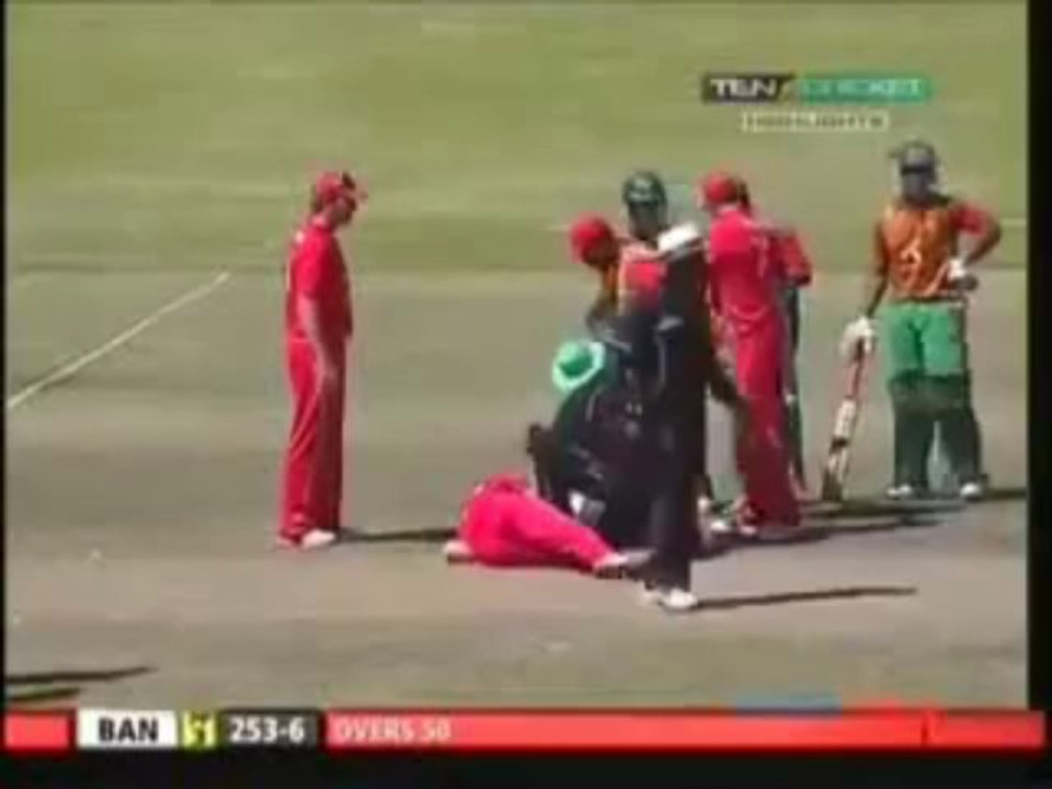 Cricket Injury lossing front teeth - CricHeaven.Com
