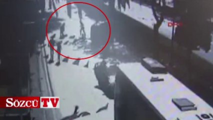 2 yaşındaki bebek yola fırladı!