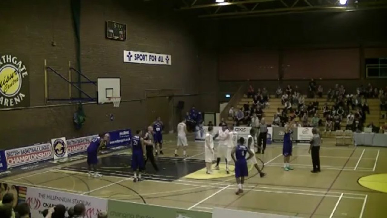 Cheshire Phoenix (BLUE)  vs. Manchester Giants (WHITE) 1st Quarter - BBL 2013