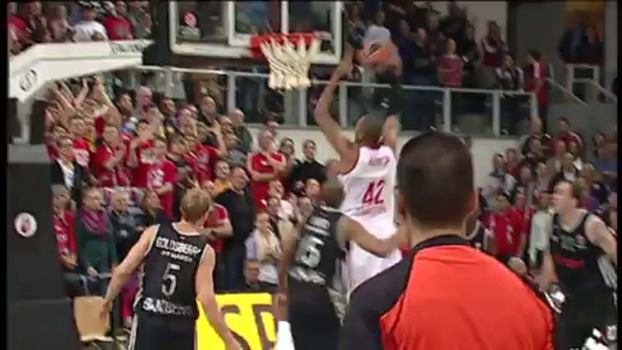 Dunk of the Night: Alexis Ajinca, Strasbourg