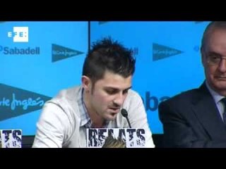 Villa admits Barcelona can only win games and wait