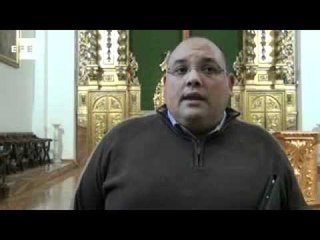 Spanish priest uses iPad to reach followers