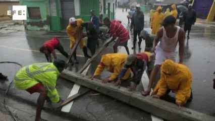 Isaac supera los cayos de Florida camino del Golfo de México