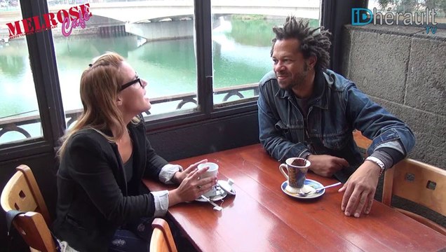 AGDE : ANNE-SOPHIE rencontre SYLVAIN PADRA au MELROSE CAFÉ