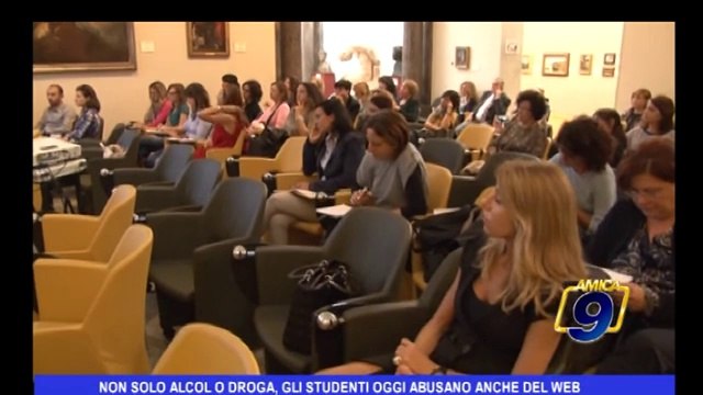 Non solo alcol o droga, gli studenti oggi abusano anche del Web