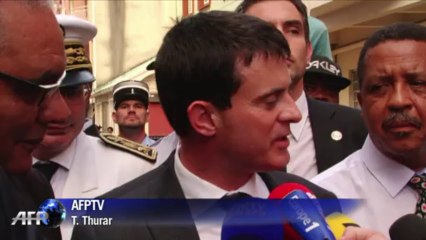 Affaire Leonarda: Valls répond aux critiques depuis les Antilles