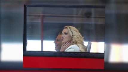 Britney Spears recorre Londres en un bus de dos pisos rojo
