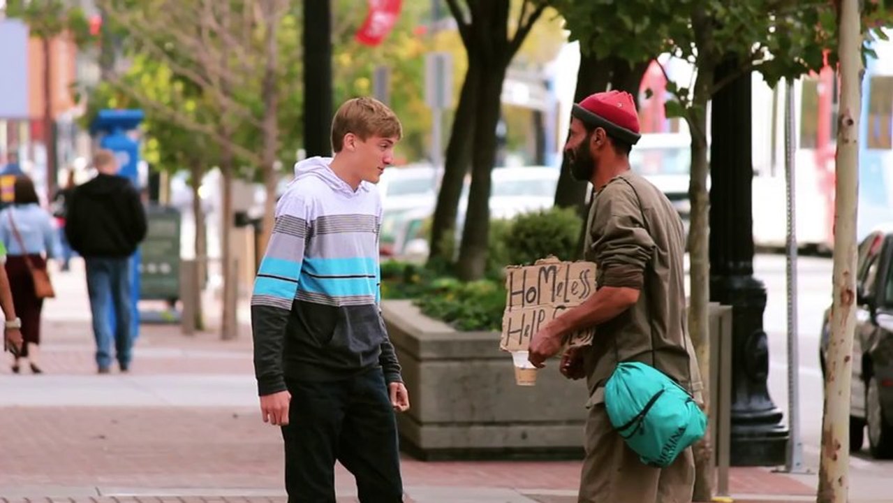 Giving $100 to Homeless People - YouTube [720p]