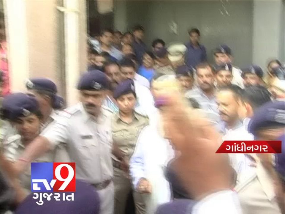 I know both sisters, Asaram admits before Ahmedabad police - Tv9 Gujarat