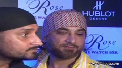 Solutions_60sec.mp3)HARBHAJAN SINGH ENDOSE HUBLOT WATCHES uncut