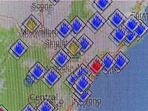 Сильный ветер раздувает лесные пожары в Австралии