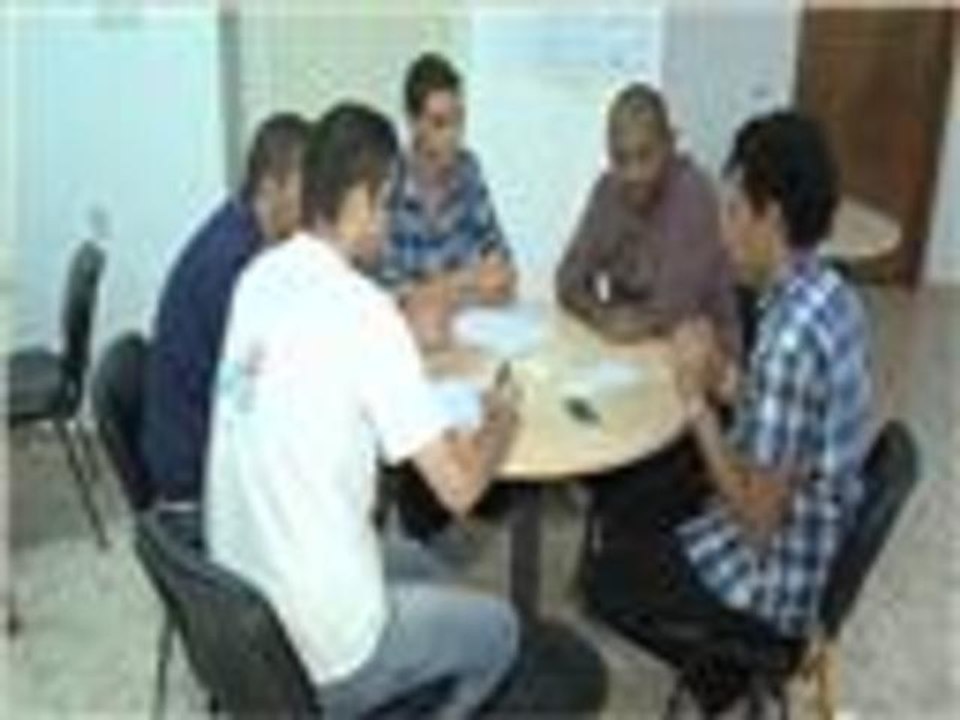 حملة لإزالة تظليل زجاج السيارات ببنغازي