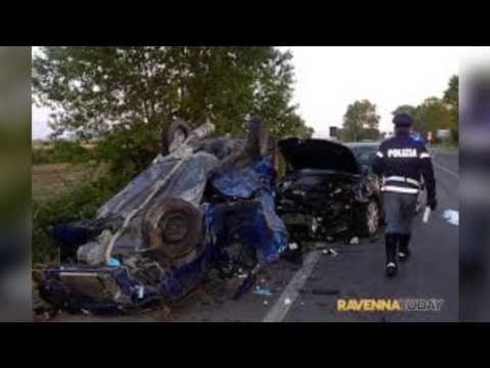 Crazy car accident: drunk woman arrested after...
