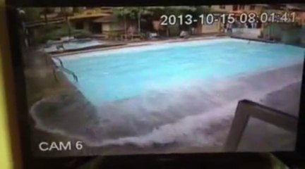 Gros séisme vu d'une piscine d'un hotel aux Philippines!