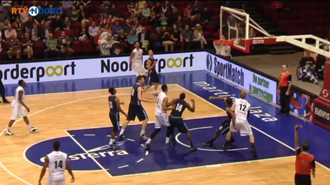 Jeff Robinson met jetlag in actie tegen Den Helder. - RTV Noord