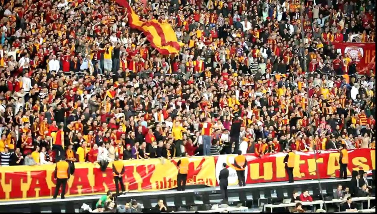 Anadolu Efes - Galatasaray MP "Maç başı üçlü"