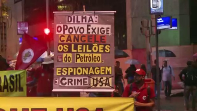 Brésil: manifestation des employés du géant pétrolier Petrobras