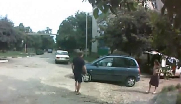 Airbag burst in the face! Violent