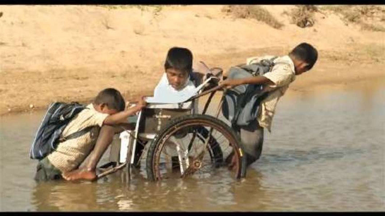 Auf dem Weg zur Schule - Trailer (Deutsch) HD