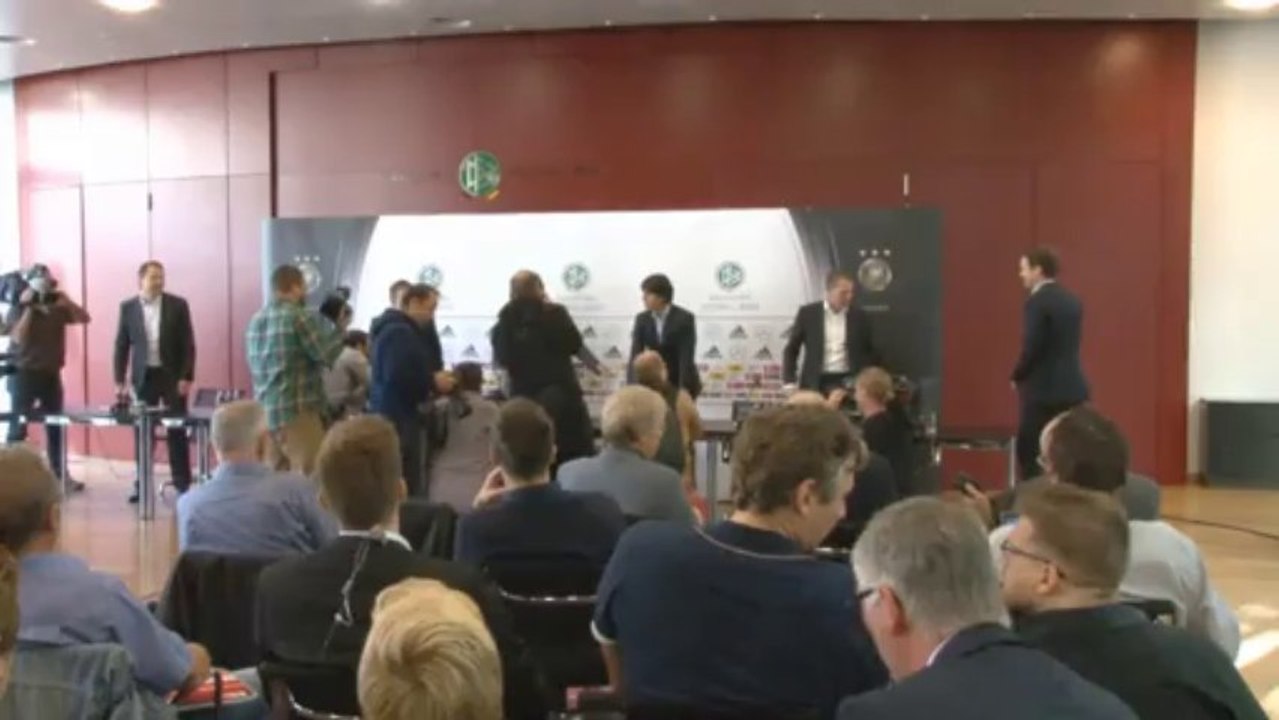 Löw unterschreibt bis 2016: "Wollen maximalen Erfolg!"
