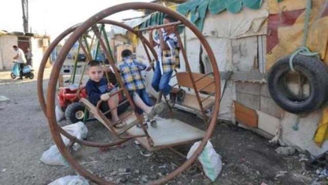 Syrian refugees straining Lebanon's economy