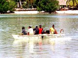 Житель Кирибати бежит от изменения климата