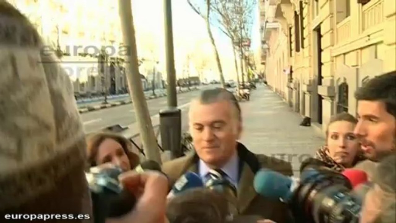 Cospedal niega sobresueldos que confirma Bárcenas