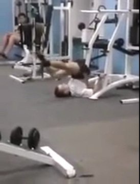 A Guy completely crazy during Fitness Workout Exercise - DUMB!