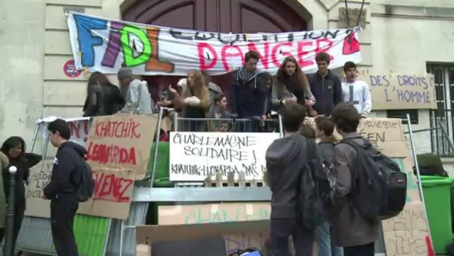 Protestos por aluna estrangeira se espalham na França