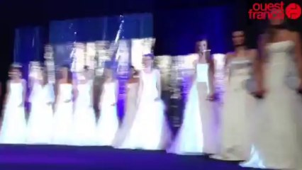 Tải video: Miss Bretagne 2013 : quinze candidates en lice - 15 miss defilent ce soir a Gourin