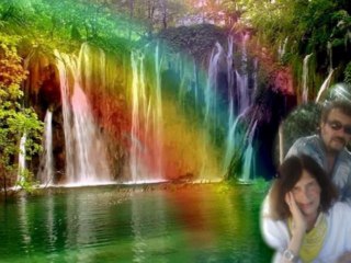 Jhohn barklay   chante   dans  la  ville   des  ames   en  peine      de   Jhohnny   hallyday