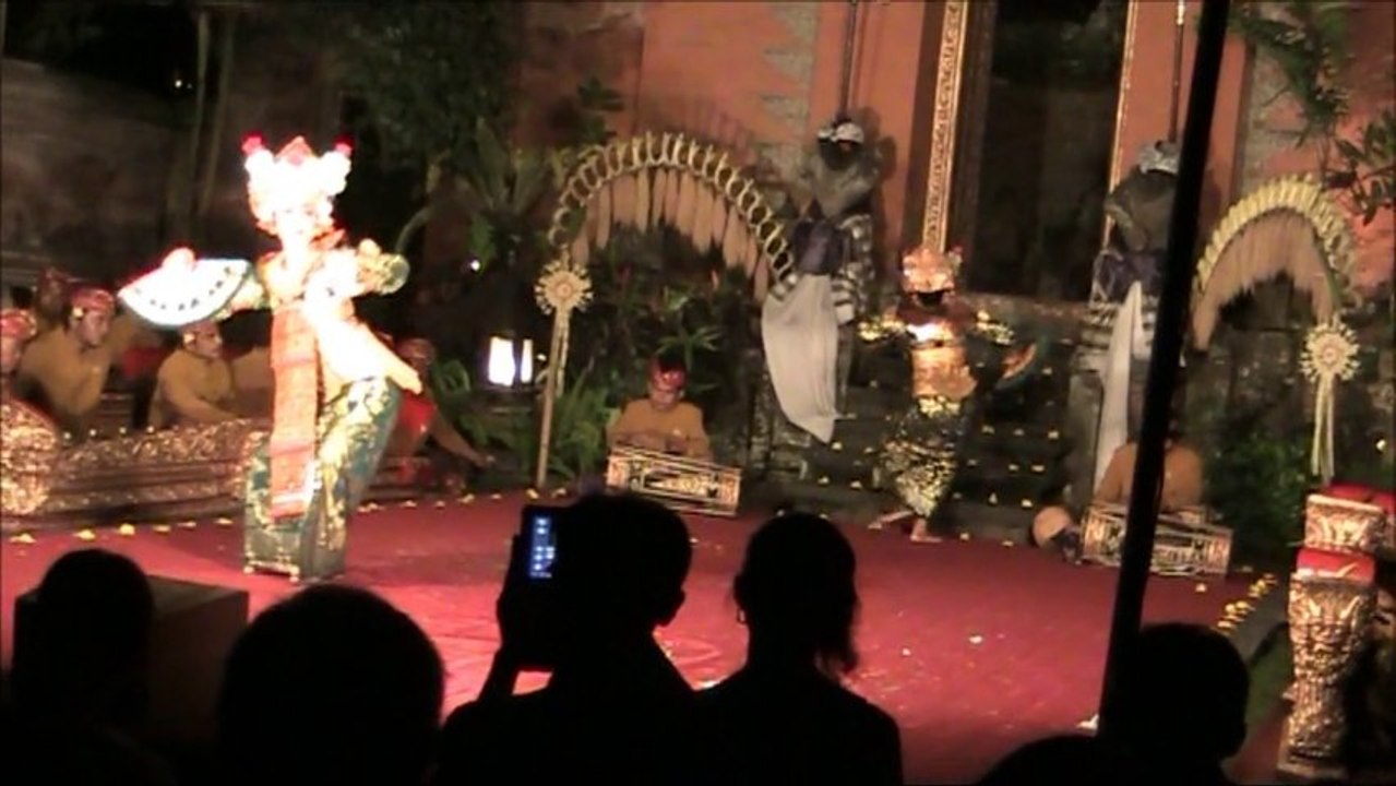 Traditional Taruna Jaya Balinese Dance - Ubud, Bali Holidays