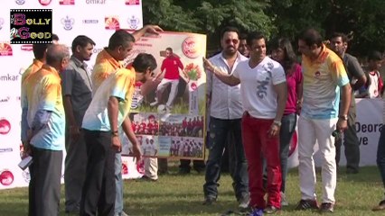 Salman Khan | Commemorates Milind Deora Community Soccer Challenger 2013 | Latest Bollywood News
