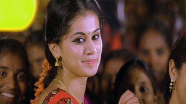 Romance - Romantic Feel Between Taapsee And Aadhi In Travelling