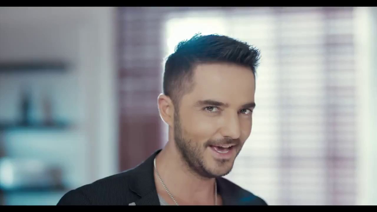 Gökhan Özen - İki Yeni Yabancı ( HD Kalite )