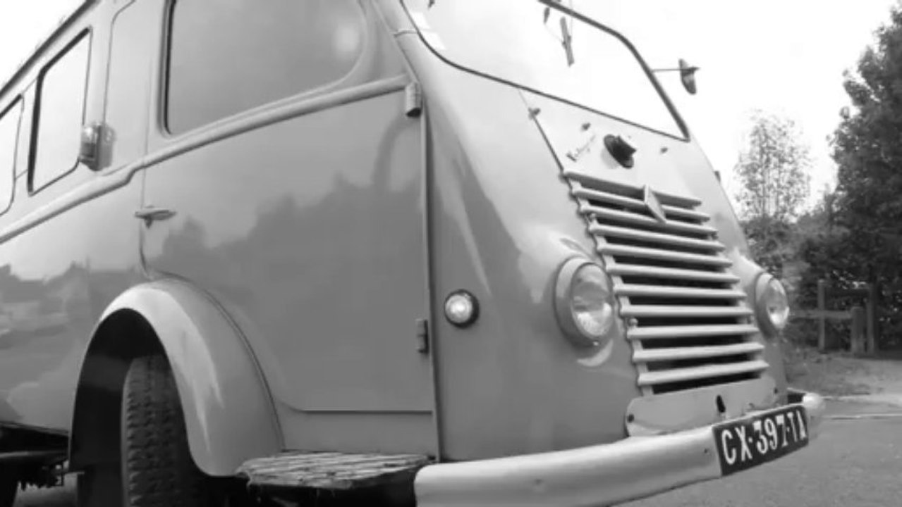 A bord d'un Renault 1000 kg Voltigeur