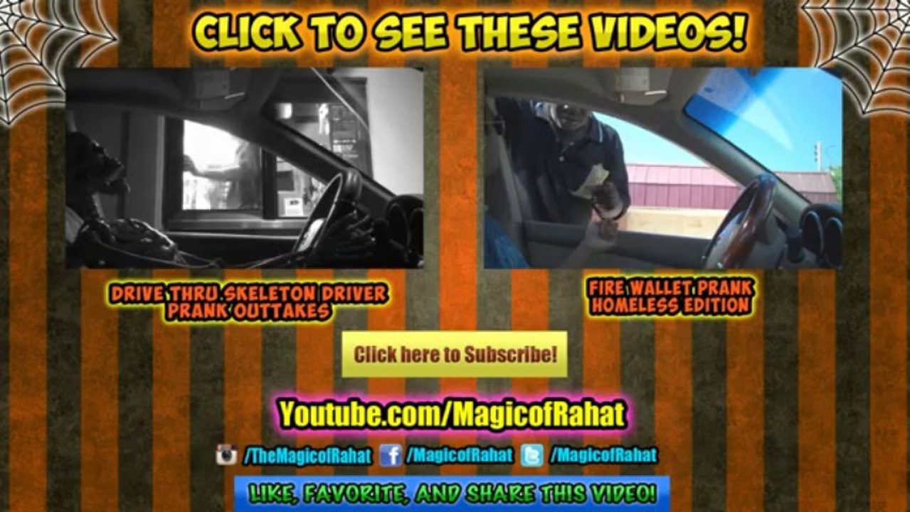 Squelette qui passe commande au Drive