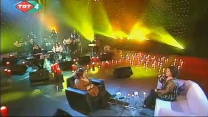 emel taşçıoğlu anam ağlar başucumda oturur yar dilinden