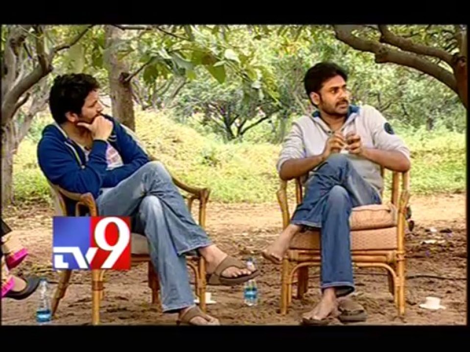 Pawan Kalyan and Trivikram shares Attarintiki Daredi success