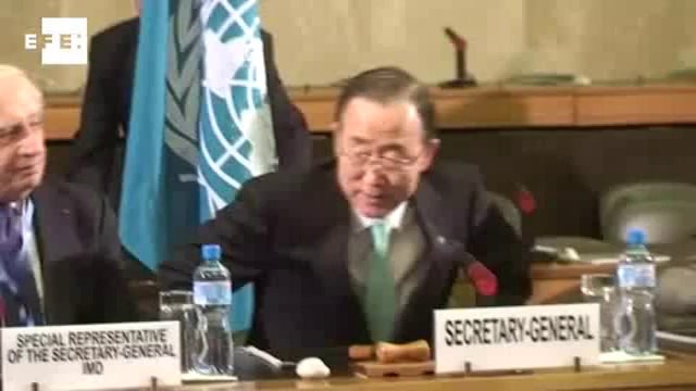 ONU aprova cessar-fogo de Assad e rejeita militarização do conflito.